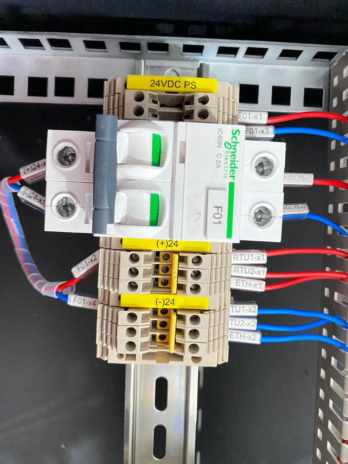 24VDC besleme ve RTU bağlantıları